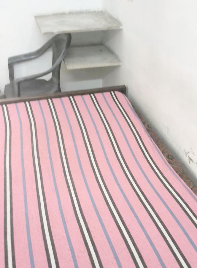 Gandhi Ganaga Guest House 瓦拉纳西 外观 照片