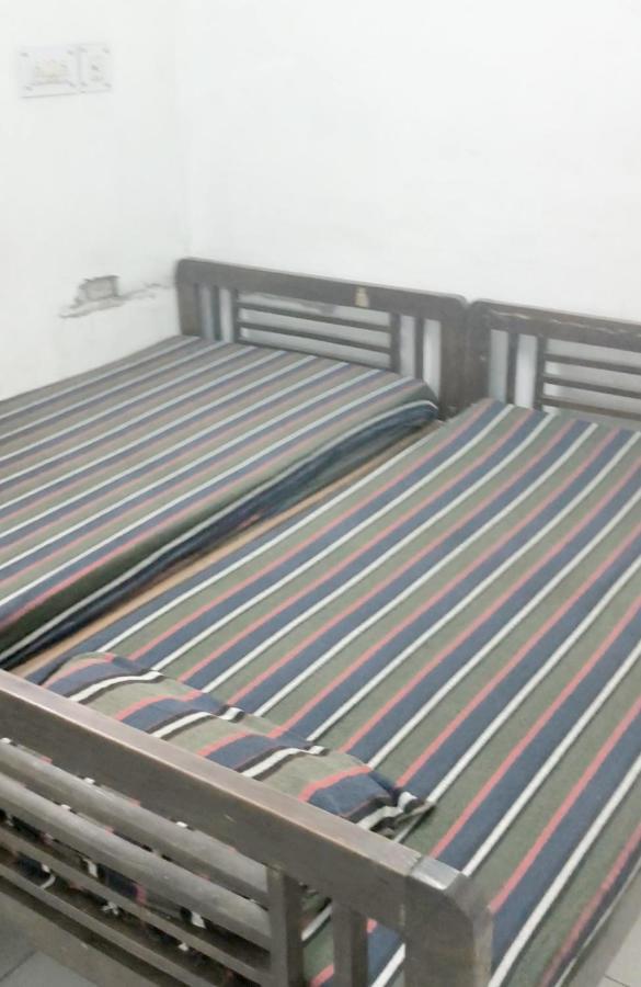 Gandhi Ganaga Guest House 瓦拉纳西 外观 照片